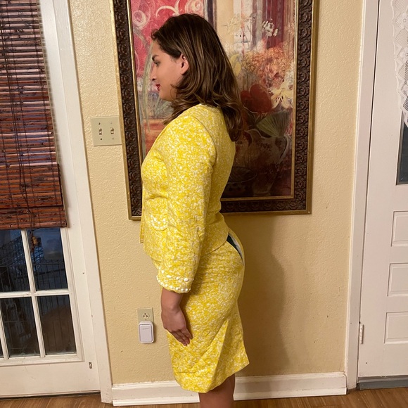 Suit for reference on length - Picture 2 of 4